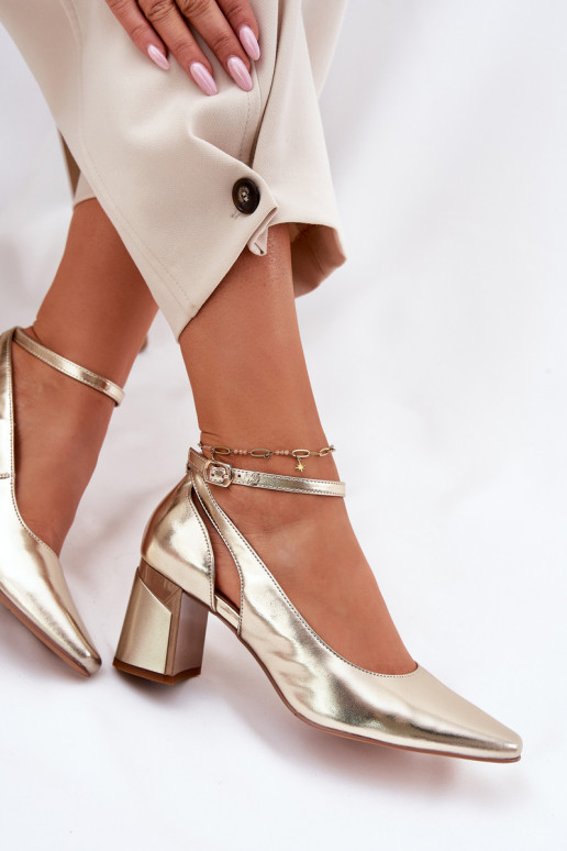 Peau Chaussures avec des talons Il fautciejka K6816-25 couleur dorée Peau Chaussures avec des talons Il fautciejka K6816-25 couleur dorée