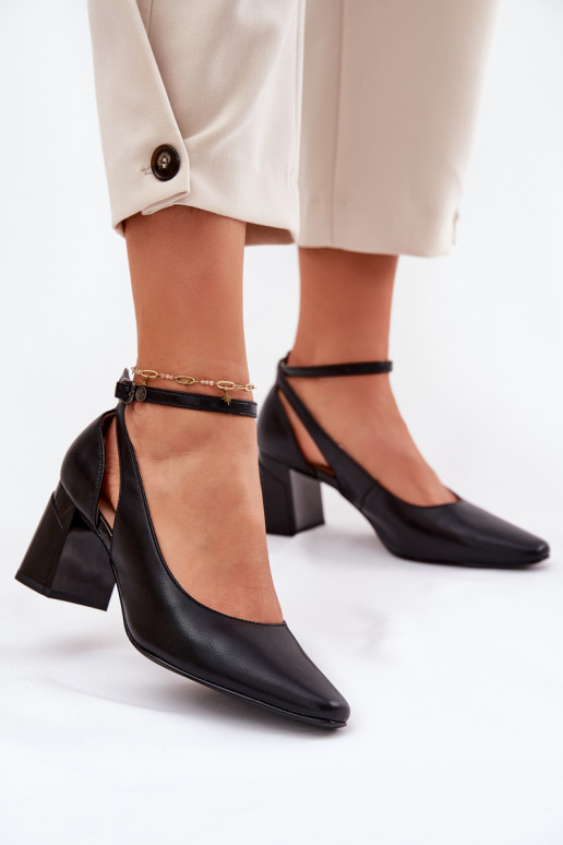 Peau Chaussures avec des talons Il fautciejka K6816-01 couleur noire