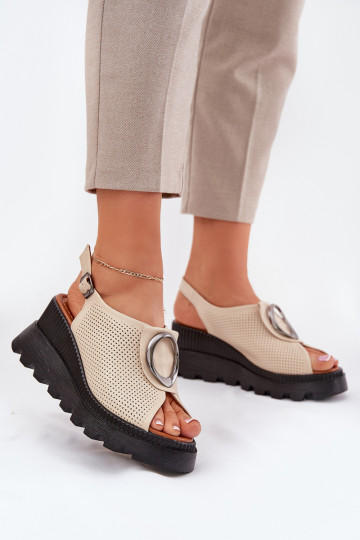 Sandales pour femmes Féminin Sur un coin avec des ornements Artiker 56C0111 beige 2