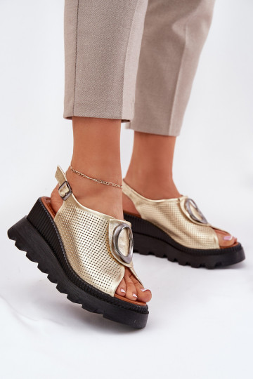 Sandales pour femmes Féminin Sur un coin avec des ornements Artiker 56C0109 couleur dorée