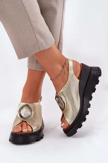 Sandales pour femmes Féminin Sur un coin avec des ornements Artiker 56C0109 couleur dorée 2
