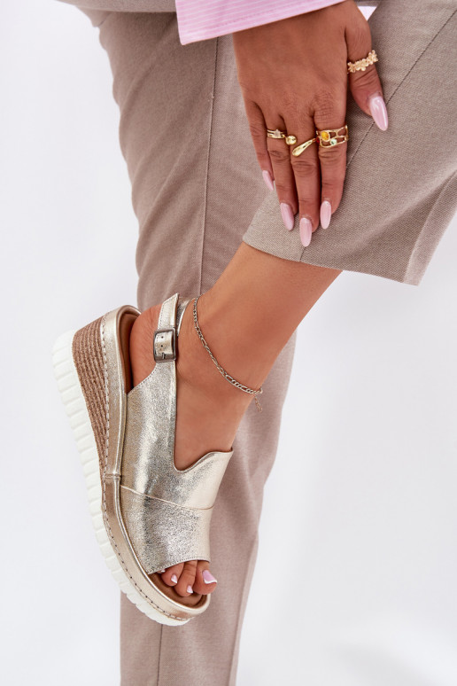 Sandales pour femmes Peau Sur un coin Artiker 56C0920 couleur dorée