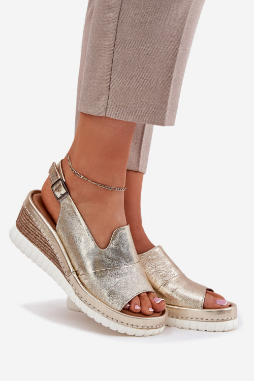 Sandales pour femmes Peau Sur un coin Artiker 56C0920 couleur dorée