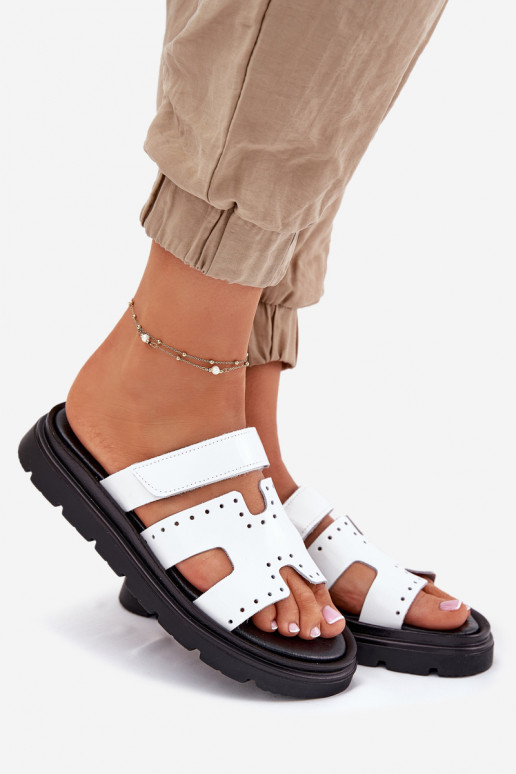 avec effet vernis Pantoufles pour femmesActivéturalnej Skóry avec une plateforme Zazoo 40440 couleur blanche avec effet vernis Pantoufles pour femmesActivéturalnej Skóry avec une plateforme Zazoo 40440 couleur blanche