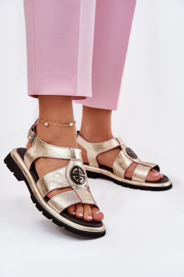 Sandales pour femmes avec effet laqué et détails ornés Artiker 56C0689 couleur dorée