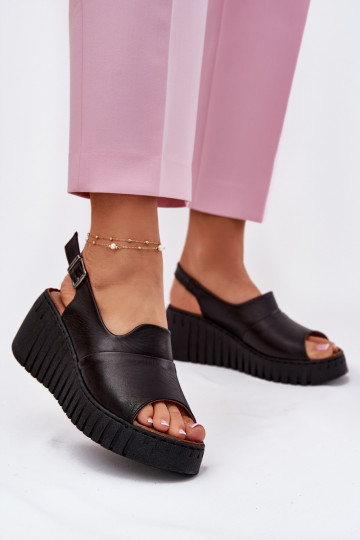Sandales pour femmesActivéturalnej Skóry Sur un coin Artiker 54C0791 couleur noire