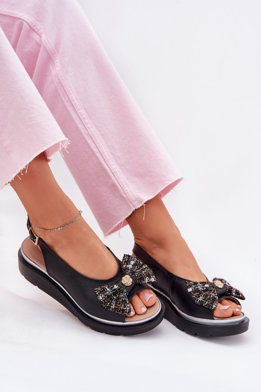 Sandales pour femmes Féminin Sur un coin avec des rubans Zazoo 1882 couleur noire Sandales pour femmes Féminin Sur un coin avec des rubans Zazoo 1882 couleur noire