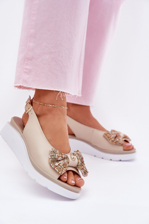 Sandales pour femmes Féminin Sur un coin avec des rubans Zazoo 1882 beige Sandales pour femmes Féminin Sur un coin avec des rubans Zazoo 1882 beige