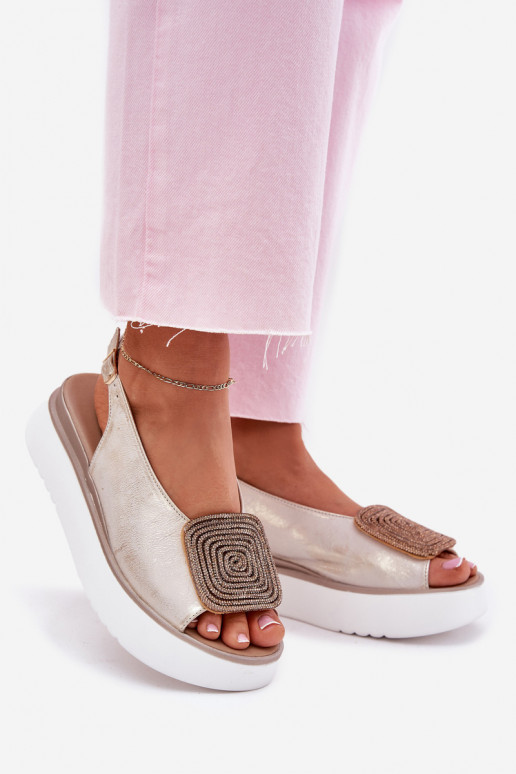 Zazoo 1786 Sandales pour femmes Féminin avec une plateforme avec des ornements couleur dorée Przecierany Zazoo 1786 Sandales pour femmes Féminin avec une plateforme avec des ornements couleur dorée Przecierany