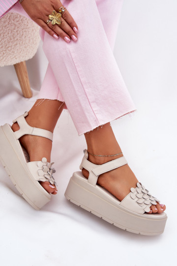 Sandales pour femmes Féminin avec une plateforme CheBello 4701 beige
