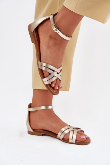 Sandales pour femmes Féminin avec des talons larges Il fautciejka 07029-25 couleur dorée