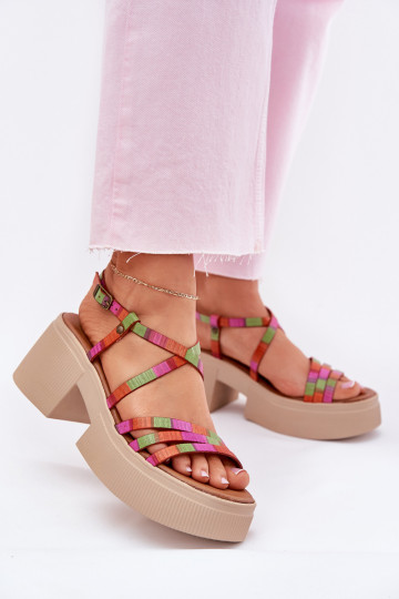 Sandales pour femmes Féminin Il fautciejka 06990-39 Couleurs différentes