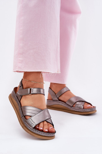 Sandales pour femmes Féminin avec une plateforme Il fautciejka L7064-35 couleur grise