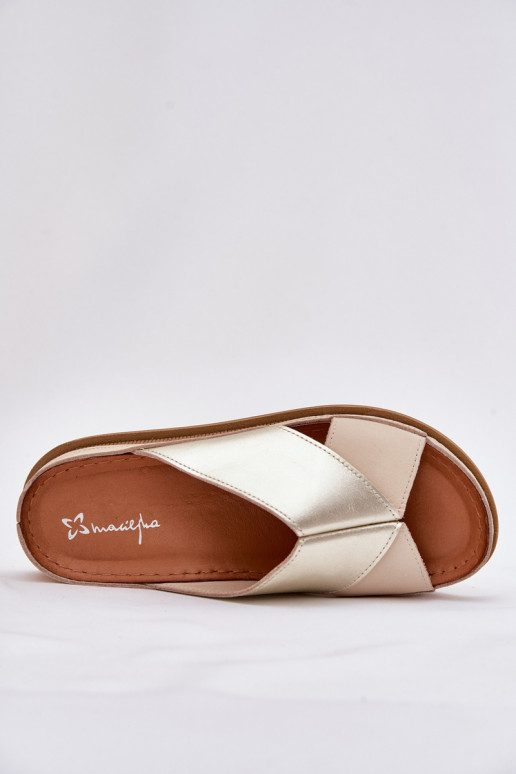 Pantoufles en cuir Féminin avec une plateforme Il fautciejka L4986-37 beige-couleur dorée Pantoufles en cuir Féminin avec une plateforme Il fautciejka L4986-37 beige-couleur dorée