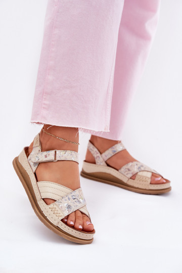 Sandales pour femmes Féminin avec une plateforme Il fautciejka L7064-37 couleur ivoire 2