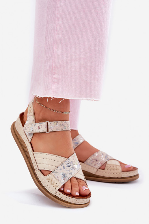 Sandales pour femmes Féminin avec une plateforme Il fautciejka L7064-37 couleur ivoire Sandales pour femmes Féminin avec une plateforme Il fautciejka L7064-37 couleur ivoire