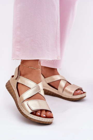 Sandales pour femmes Féminin avec attaches adhésives Il fautciejka L6848-25 couleur dorée 2