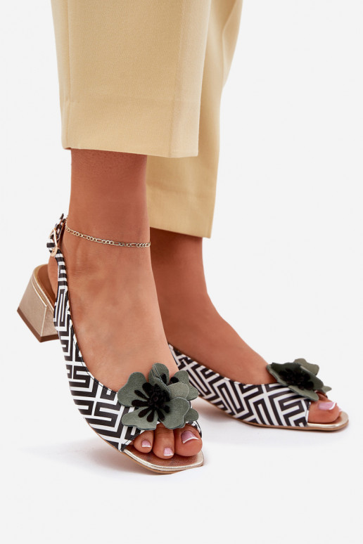 Sandales pour femmes Féminin Klocke Avec des décorations Une fleur Laura Messi 2973 Blanc-couleur noire