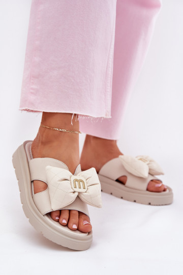 Pantoufles en cuir Féminin avec une plateforme avec des rubans CheBello 4647 beige 2