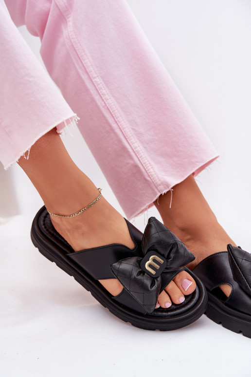 Pantoufles en cuir Féminin avec une plateforme avec des rubans CheBello 4647 couleur noire Pantoufles en cuir Féminin avec une plateforme avec des rubans CheBello 4647 couleur noire