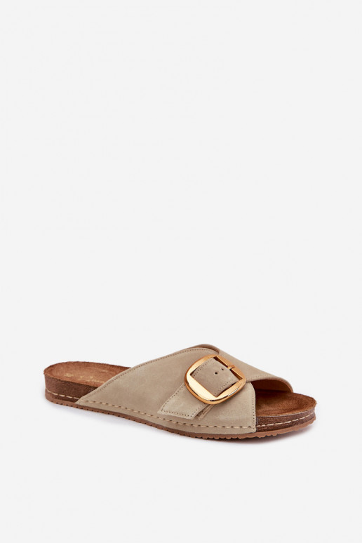 Pantoufles en cuir avec boucles dorées Il fautciejka 07000-22 PistacjoÀe Pantoufles en cuir avec boucles dorées Il fautciejka 07000-22 PistacjoÀe