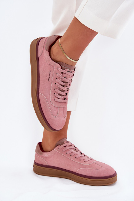 en daim Féminin Chaussures modèle baskets Daniel Lopez Just Dare SS2D4010 couleur rose en daim Féminin Chaussures modèle baskets Daniel Lopez Just Dare SS2D4010 couleur rose