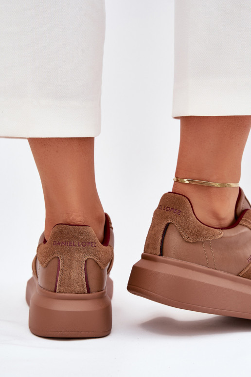 Peau Féminin Chaussures modèle baskets avec une plateforme Daniel Lopez Just Dare SS2D4005 marron Peau Féminin Chaussures modèle baskets avec une plateforme Daniel Lopez Just Dare SS2D4005 marron