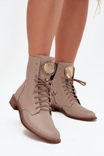 Bottines en cuir pour femmes avec larges talons et détails dorés Zazoo 3084 couleur sable 2