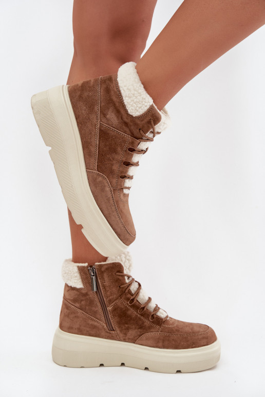 en daim Bottes de neige Féminin avec échauffement avec une plateforme Vinceza 95354 marron en daim Bottes de neige Féminin avec échauffement avec une plateforme Vinceza 95354 marron