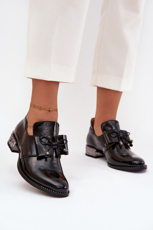 avec effet vernis chaussures Féminin Sur un talon bas avec des rubans Zazoo 1399 couleur noire