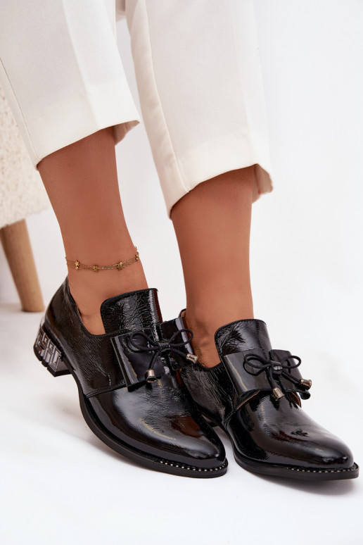 avec effet vernis chaussures Féminin Sur un talon bas avec des rubans Zazoo 1399 couleur noire