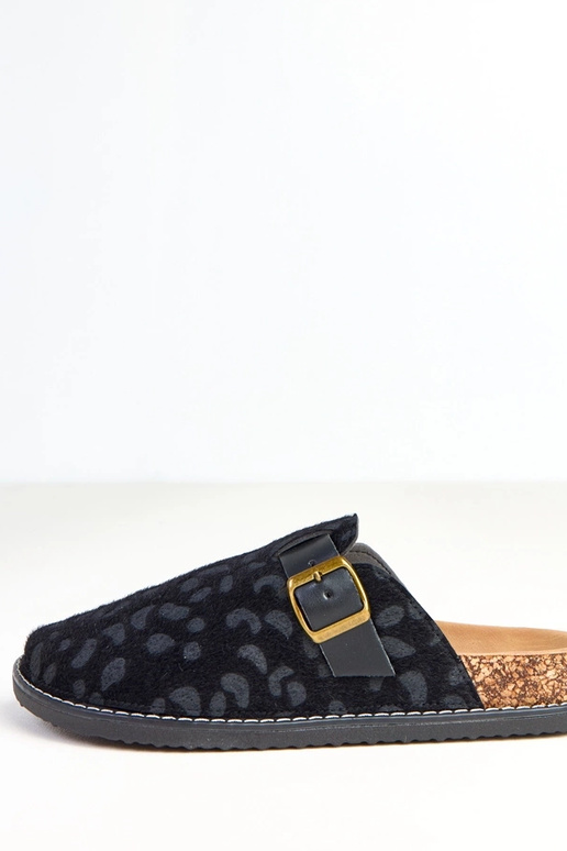 Chaussons pour femmes noirs sur... Chaussons pour femmes noirs sur...