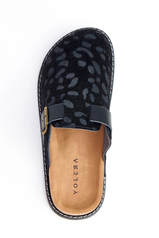 Chaussons pour femmes noirs sur... Chaussons pour femmes noirs sur...