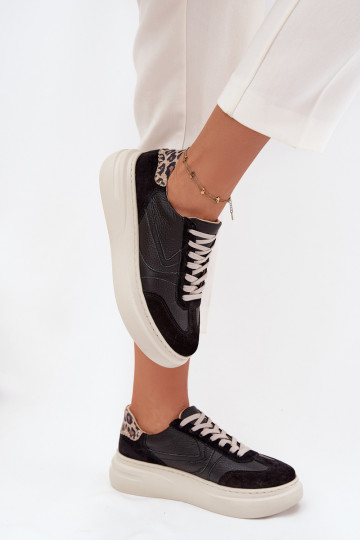 Peau Chaussures modèle baskets Féminin avec une plateforme avec des motifs en fourrure de léopard Zazoo N1263 couleur noire