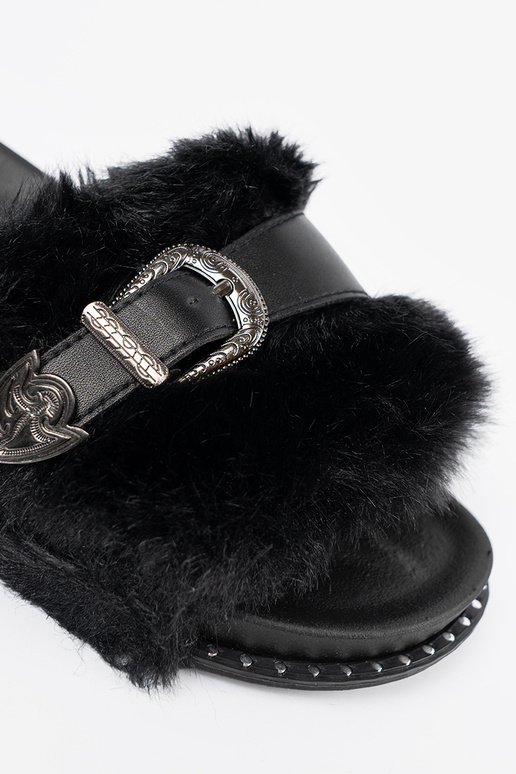 Chaussons z ekofutra z dekoracyjną klamrą