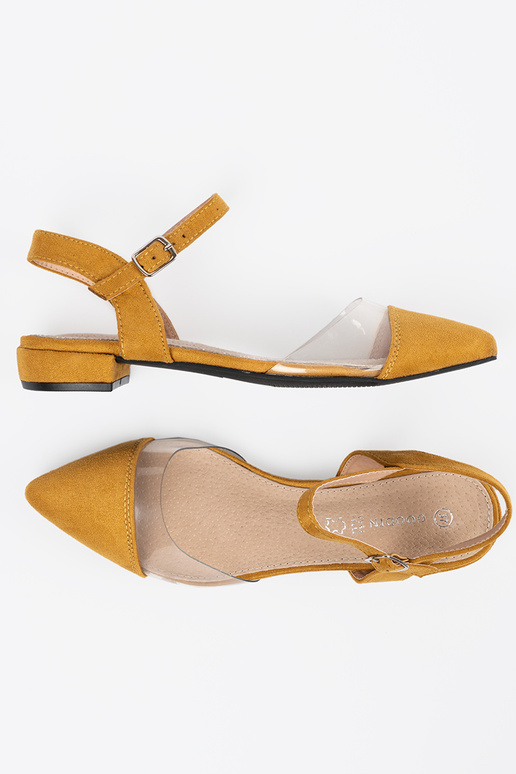 Couleurs moutarde des sandales z zakrytymi palcami