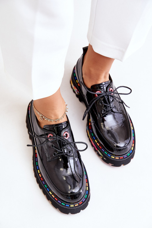 avec effet vernis chaussures Féminin avec des lacets Artiker 55C0497 couleur noire