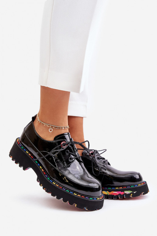 avec effet vernis chaussures Féminin avec des lacets Artiker 55C0497 couleur noire