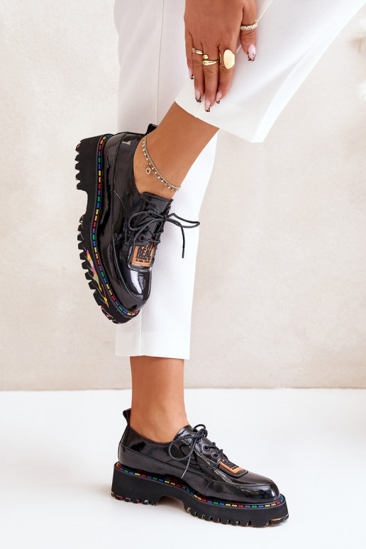 avec effet vernis chaussures Féminin avec des lacets Artiker 55C0499 couleur noire