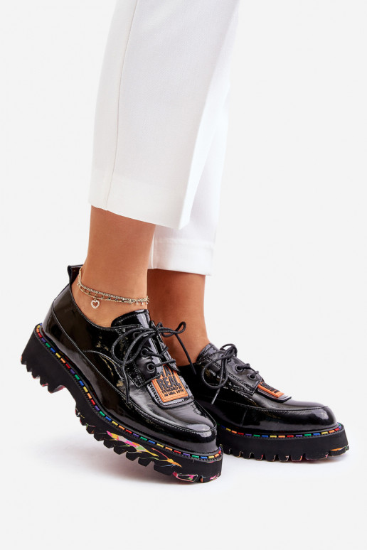 avec effet vernis chaussures Féminin avec des lacets Artiker 55C0499 couleur noire