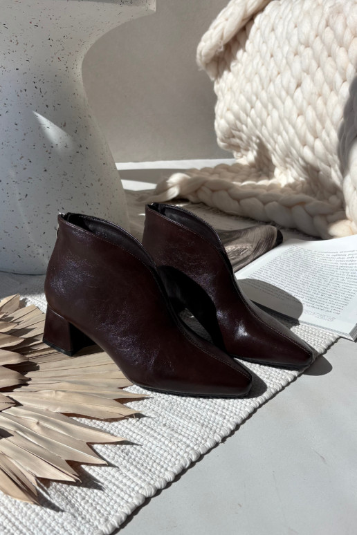 Bottines pour femmes en chocolat avec talons en cuir écologique Rylina