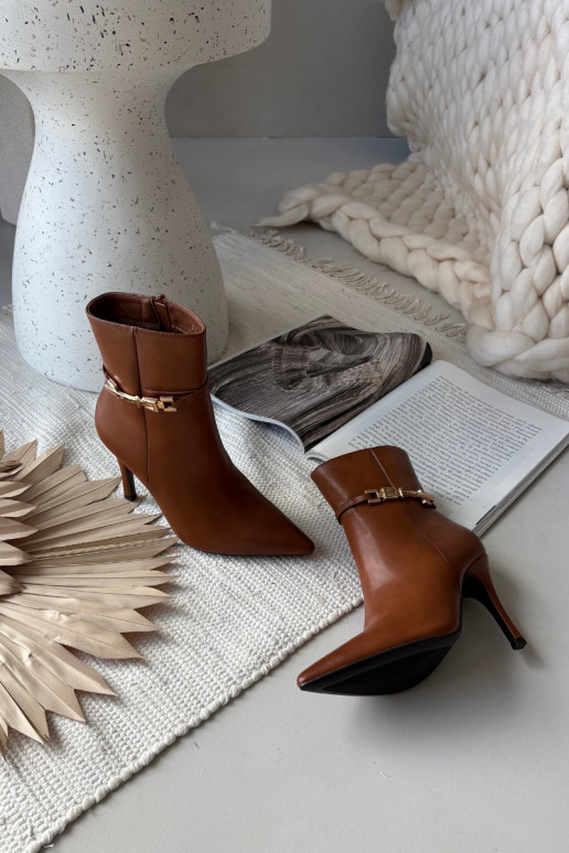 Bottines pour femmes brunes doublées de chaleur avec talons fins, sangles et éléments dorés « Bellisse »