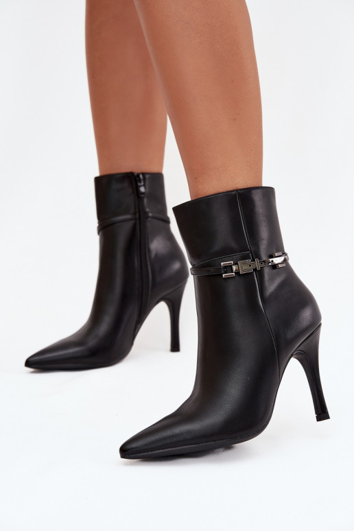 Bottines pour femmes noires doublées de chaleur avec talons fins, sangles et éléments argentés « Bellisse » Bottines pour femmes noires doublées de chaleur avec talons fins, sangles et éléments argentés « Bellisse »