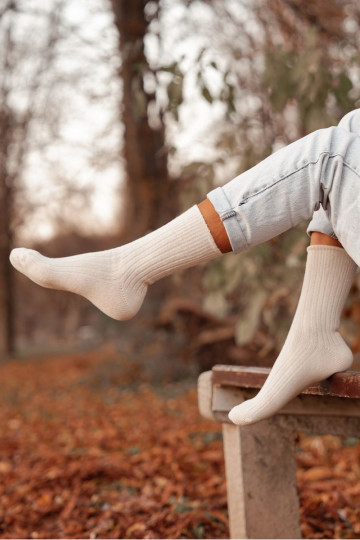 Chaussettes en coton couleur ivoire pour femmes