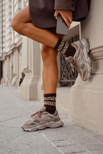 Chaussettes marron pour femmes « Rayures à pois »