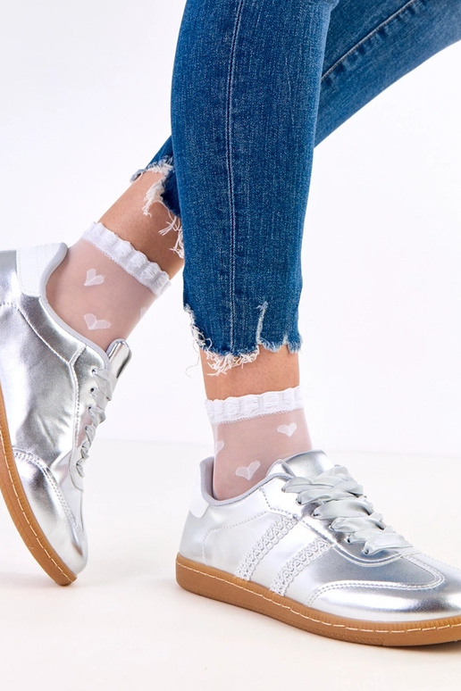 Baskets féminines argentées avec...