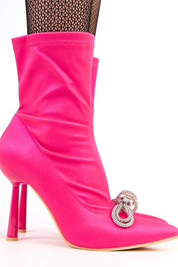 Bottines satinées roses...