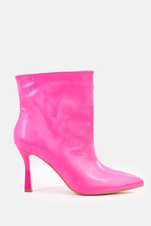 Bottines vernies roses à talon haut...