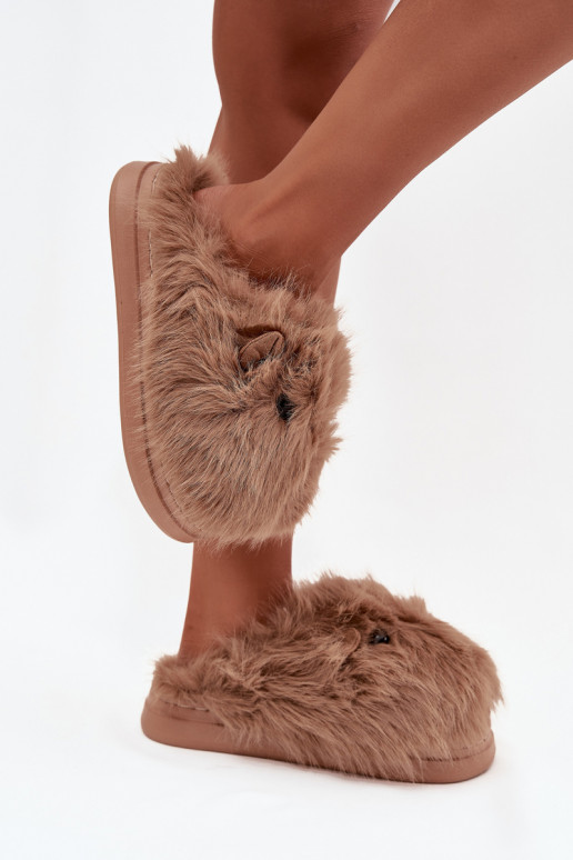 avec un manteau de fourrure Kapice Féminin Kapibary couleur kaki Pravelle