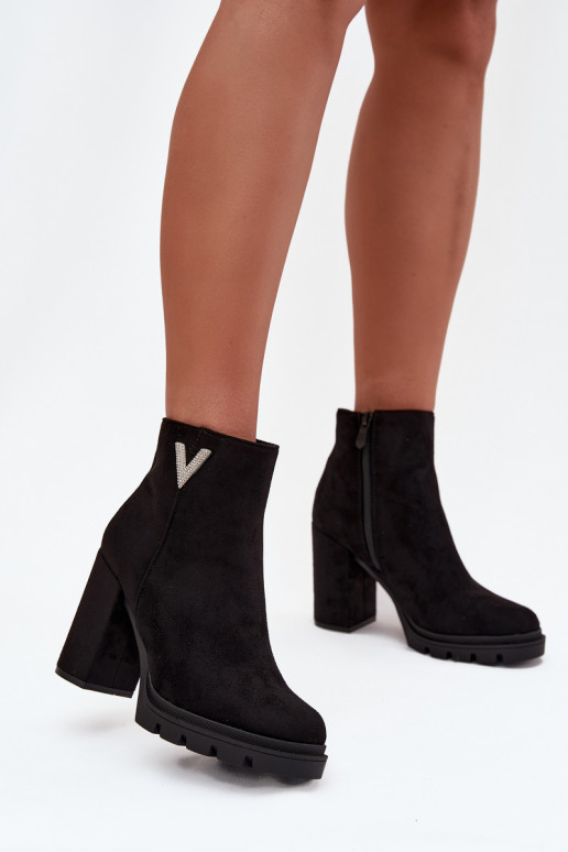 Bottes pour femmes réchauffer avec des talons Avec des décorations Detalem couleur noire Briella Bottes pour femmes réchauffer avec des talons Avec des décorations Detalem couleur noire Briella